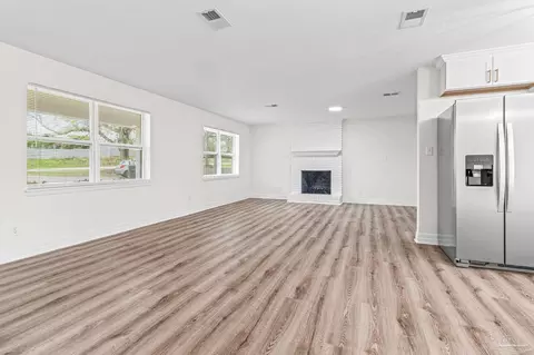803 E Kingsfield Rd, Cantonment, FL 32533 photo 7