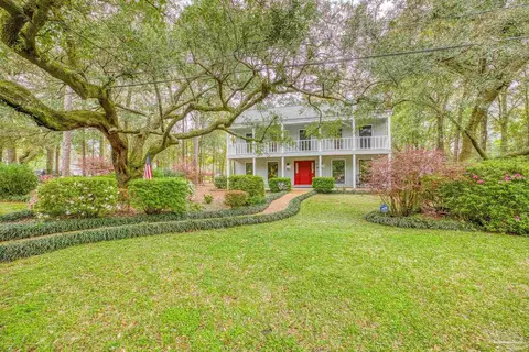 9 Hyde Park Rd, Pensacola, FL 32503
