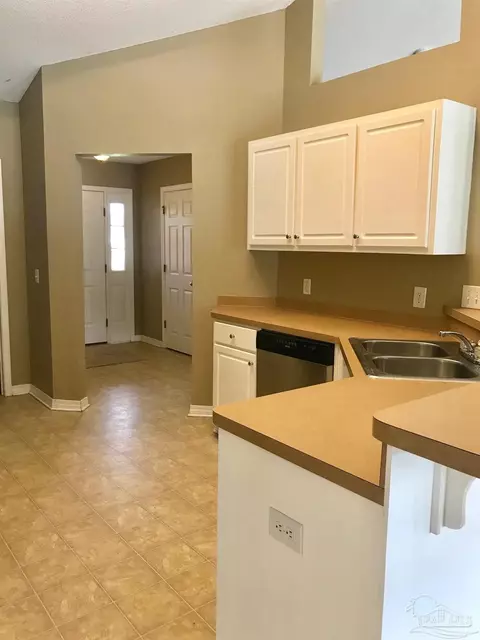 4215 Frasier Ln, Pace, FL 32571 photo 5