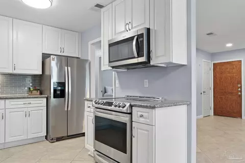 7225 W Fairfied Dr #F4, Pensacola, FL 32506