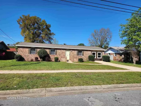 7885 Le Grande Dr, Pensacola, FL 32514