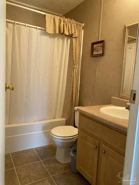 4064 Windsor Ln, Pace, FL 32571 photo 6