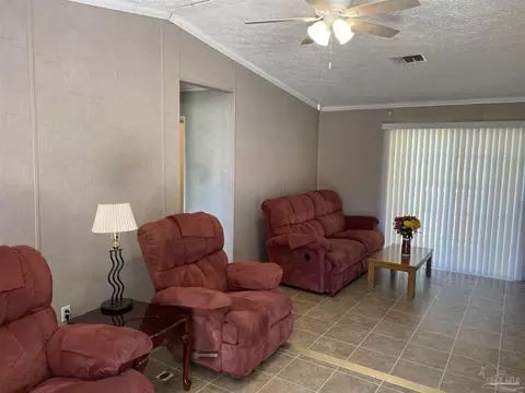4064 Windsor Ln, Pace, FL 32571 photo 4
