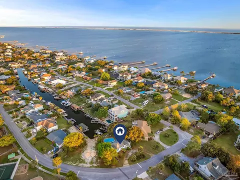 1064 Circle Ln, Gulf Breeze, FL 32563