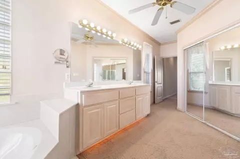 Bath - 3638 Sawmill Cir, Pace, FL 32571 photo 2 of 3