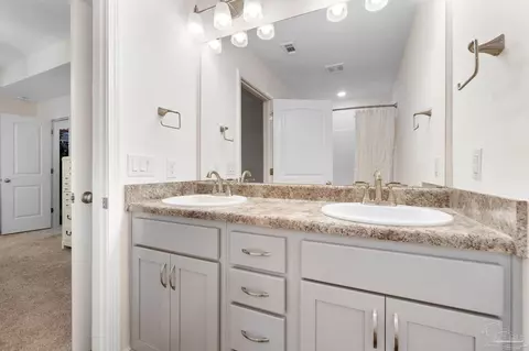 Bath - 3988 Edgefield St, Pace, FL 32571 photo 1 of 4