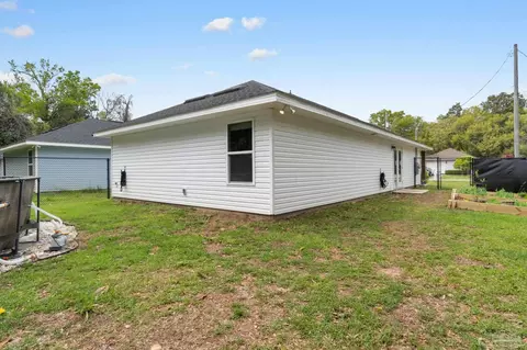 Exterior - 3988 Edgefield St, Pace, FL 32571 photo 6 of 7