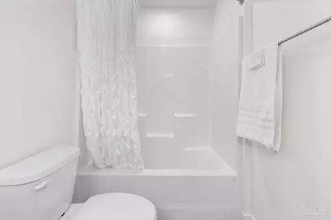Bath - 3988 Edgefield St, Pace, FL 32571 photo 4 of 4