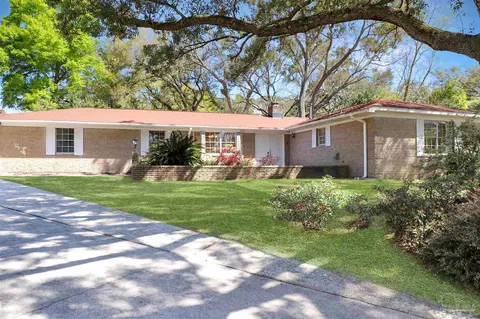 7 Gunn Cir, Pensacola, FL 32506