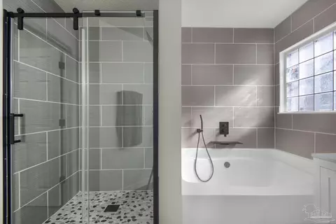 Bath - 5759 Michael Dr, Milton, FL 32583 photo 2 of 3
