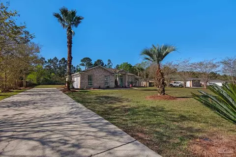 Exterior - 5759 Michael Dr, Milton, FL 32583 photo 3 of 11