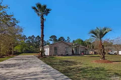 Exterior - 5759 Michael Dr, Milton, FL 32583 photo 4 of 11