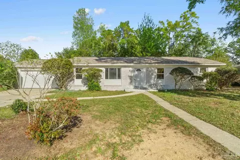 8230 Ridgefield Rd, Pensacola, FL 32514