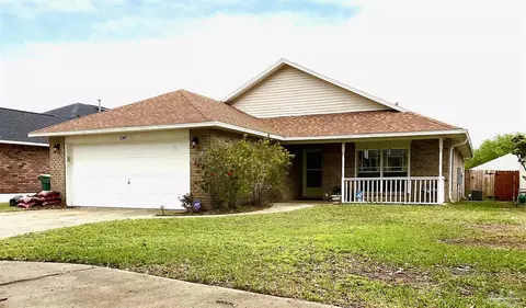 2349 Caddy Shack Ln, Pensacola, FL 32526