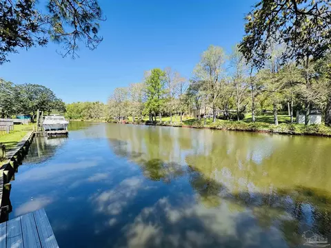 3310 Bayou Dr, Pensacola, FL 32505