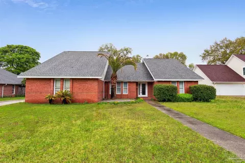 2704 Silhouette Dr, Cantonment, FL 32533