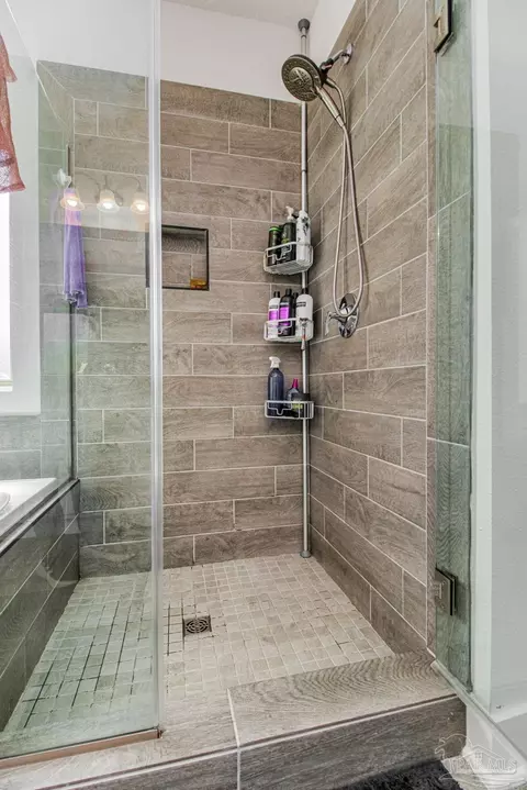 Bath - 6149 Cherry Hill Cir, Pace, FL 32571 photo 2 of 8