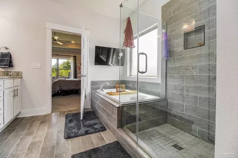Bath - 6149 Cherry Hill Cir, Pace, FL 32571 photo 1 of 8