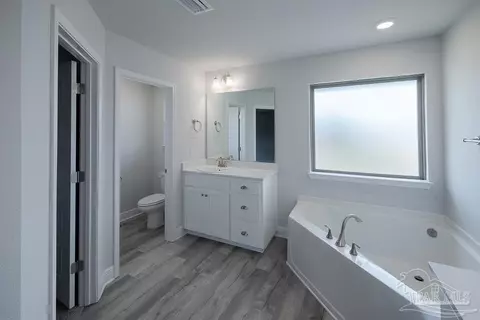 Bath - 6500 Benelli Dr, Milton, FL 32570 photo 5 of 7