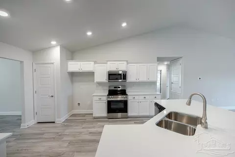 Kitchen - 6500 Benelli Dr, Milton, FL 32570 photo 2 of 3