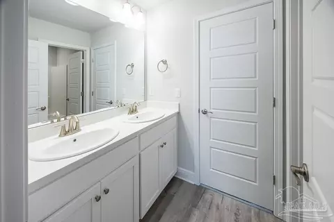 Bath - 6500 Benelli Dr, Milton, FL 32570 photo 3 of 7