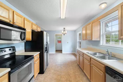 Kitchen - 7875 Old Hickory Hammock Rd, Milton, FL 32583 photo 1 of 5