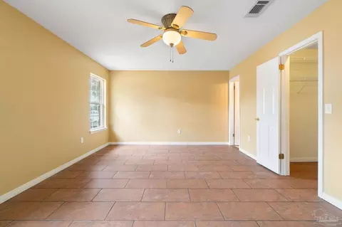 Living - 7875 Old Hickory Hammock Rd, Milton, FL 32583 photo 2 of 3