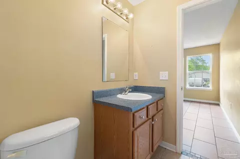 Bath - 7875 Old Hickory Hammock Rd, Milton, FL 32583 photo 3 of 3