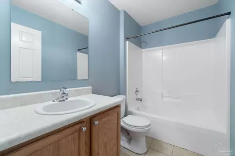 Bath - 7875 Old Hickory Hammock Rd, Milton, FL 32583 photo 1 of 3