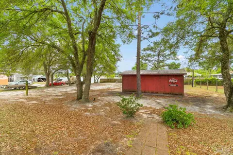 Exterior - 7875 Old Hickory Hammock Rd, Milton, FL 32583 photo 6 of 8