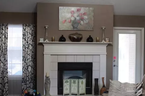 Living - 4016 Willis Way, Milton, FL 32583 photo 5 of 6