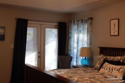 Living - 4016 Willis Way, Milton, FL 32583 photo 6 of 6