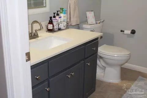 Bath - 4016 Willis Way, Milton, FL 32583 photo 5 of 6