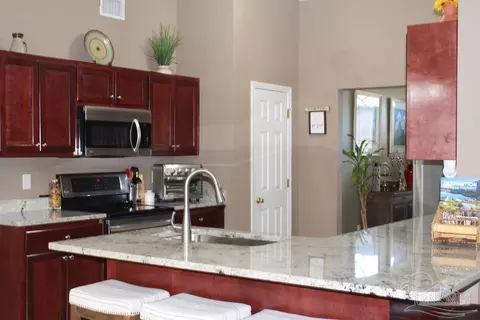 Kitchen - 4016 Willis Way, Milton, FL 32583 photo 4 of 7