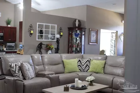 Living - 4016 Willis Way, Milton, FL 32583 photo 1 of 6