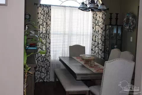 Dining - 4016 Willis Way, Milton, FL 32583 photo 2 of 3