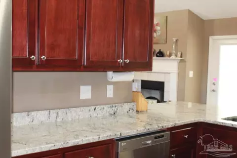 Kitchen - 4016 Willis Way, Milton, FL 32583 photo 5 of 7
