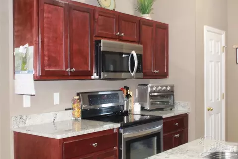 Kitchen - 4016 Willis Way, Milton, FL 32583 photo 3 of 7