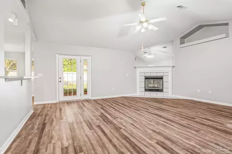 Living - 4681 Autumndale Dr, Pace, FL 32571 photo 2 of 3