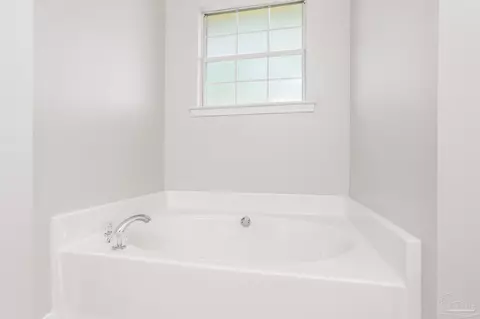 Bath - 4681 Autumndale Dr, Pace, FL 32571 photo 3 of 7