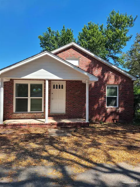 123 Dixon Ln, Pensacola, FL 32507
