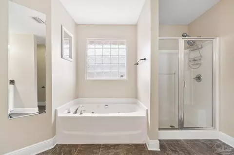 Bath - 4268 Lancaster Gate Dr, Pace, FL 32571 photo 3 of 4