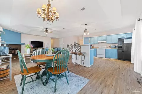 6677 Klondike Rd, Pensacola, FL 32526