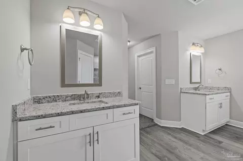 Bath - 9182 Trident Rd, Milton, FL 32583 photo 3 of 6