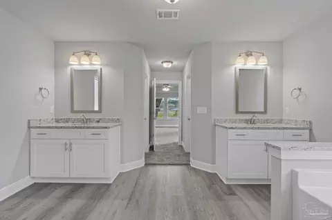 Bath - 9182 Trident Rd, Milton, FL 32583 photo 2 of 6