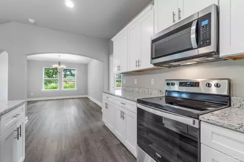 Kitchen - 9182 Trident Rd, Milton, FL 32583 photo 6 of 7