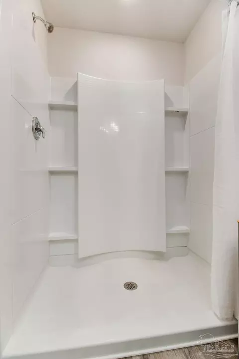 Bath - 7655 Gumbo Ave, Pace, FL 32571 photo 3 of 4