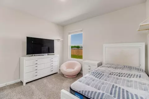 Bedroom - 7655 Gumbo Ave, Pace, FL 32571 photo 8 of 10