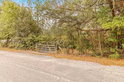 5169 Eastlake Rd, Milton, FL 32583