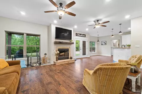 Living - 2442 Wallace Lake Rd, Pace, FL 32571 photo 3 of 4